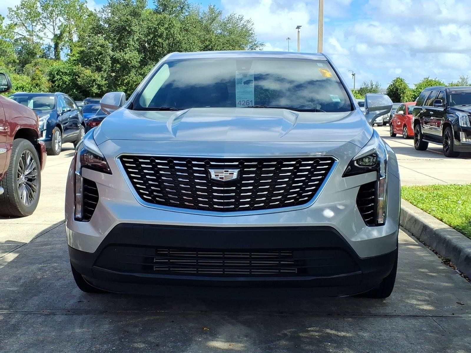Used 2019 Cadillac XT4 Luxury FWD image 2
