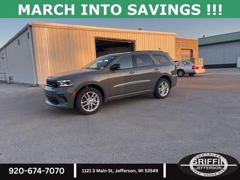 Used 2023 Dodge Durango GT image 1