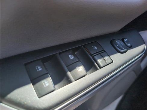 Used 2017 Toyota Camry SE FWD image 16