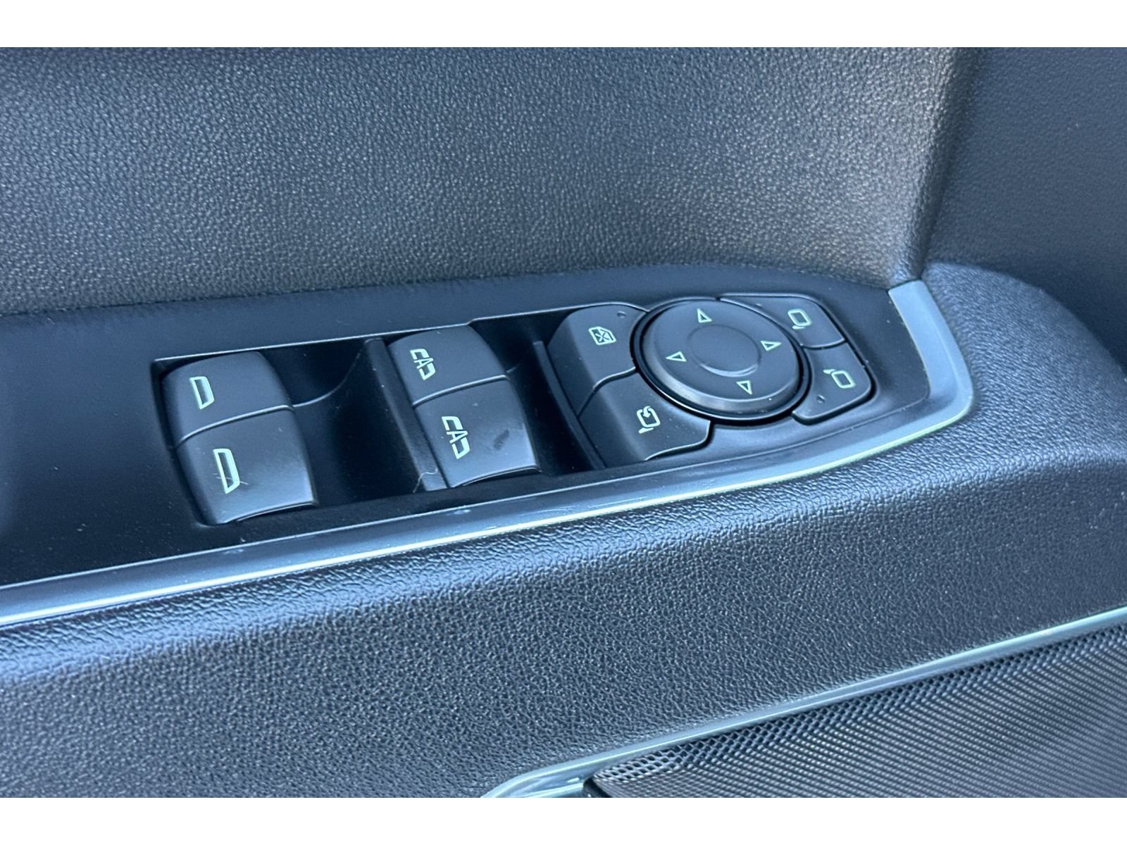 Used 2025 GMC Sierra 1500 SLT AWD/4WD image 12