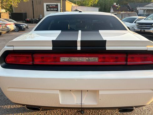 Used 2010 Dodge Challenger R/T image 37