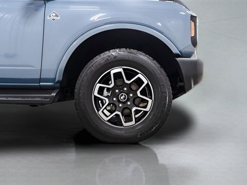 Used 2025 Ford Bronco Outer Banks image 7