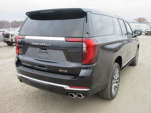 New 2026 GMC Yukon XL Denali w/ Sun & Power Step Package image 4