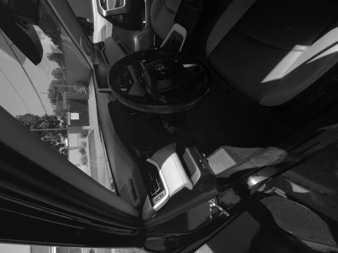 Used 2019 Toyota RAV4 Limited w/ Carpet Mat Package image 8