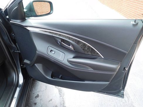 Used 2014 Buick LaCrosse Leather FWD image 17