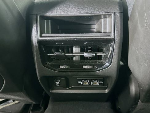 Used 2023 Jeep Grand Cherokee Laredo w/ Luxury Tech Group I image 21