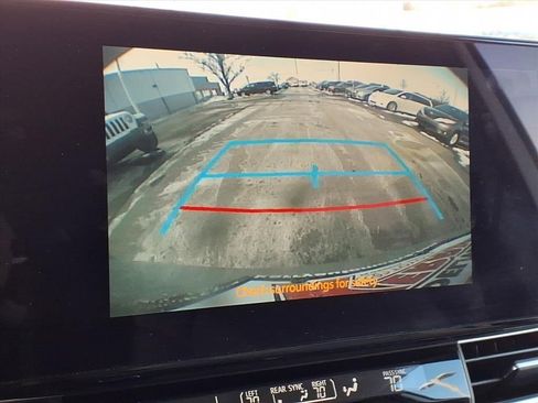 Certified 2025 Toyota Sienna XLE image 19