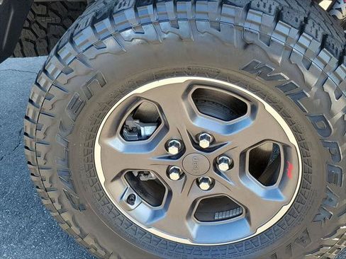 Certified 2020 Jeep Gladiator Rubicon AWD/4WD image 28