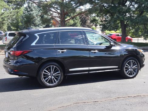 Used 2017 INFINITI QX60 Luxe w/ Premium Plus Package AWD/4WD image 4