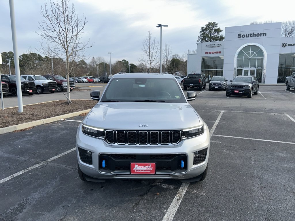 New 2024 Jeep Grand Cherokee Overland w/ Advanced Protech Group III AWD/4WD image 2