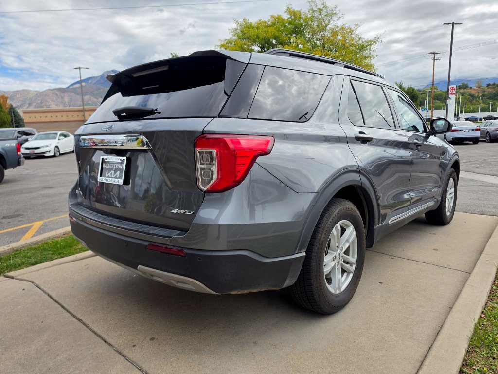 Used 2024 Ford Explorer XLT w/ Equipment Group 202A AWD/4WD image 5