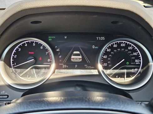 Used 2023 Toyota Camry XLE FWD image 11