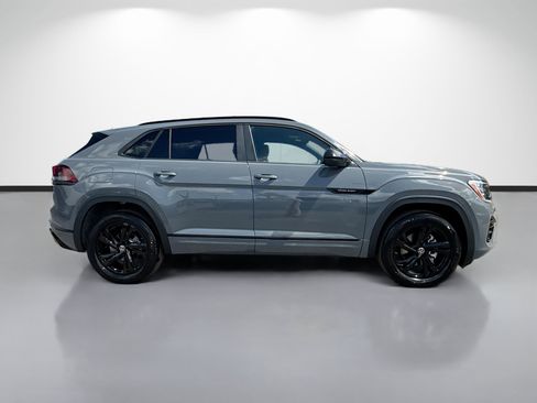 New 2026 Volkswagen Atlas Cross Sport SEL R-Line AWD/4WD image 2
