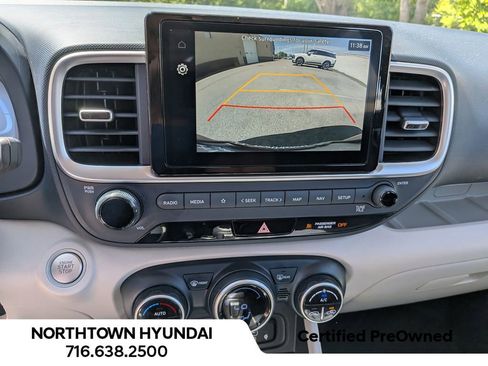 Used 2023 Hyundai Venue Limited FWD image 22
