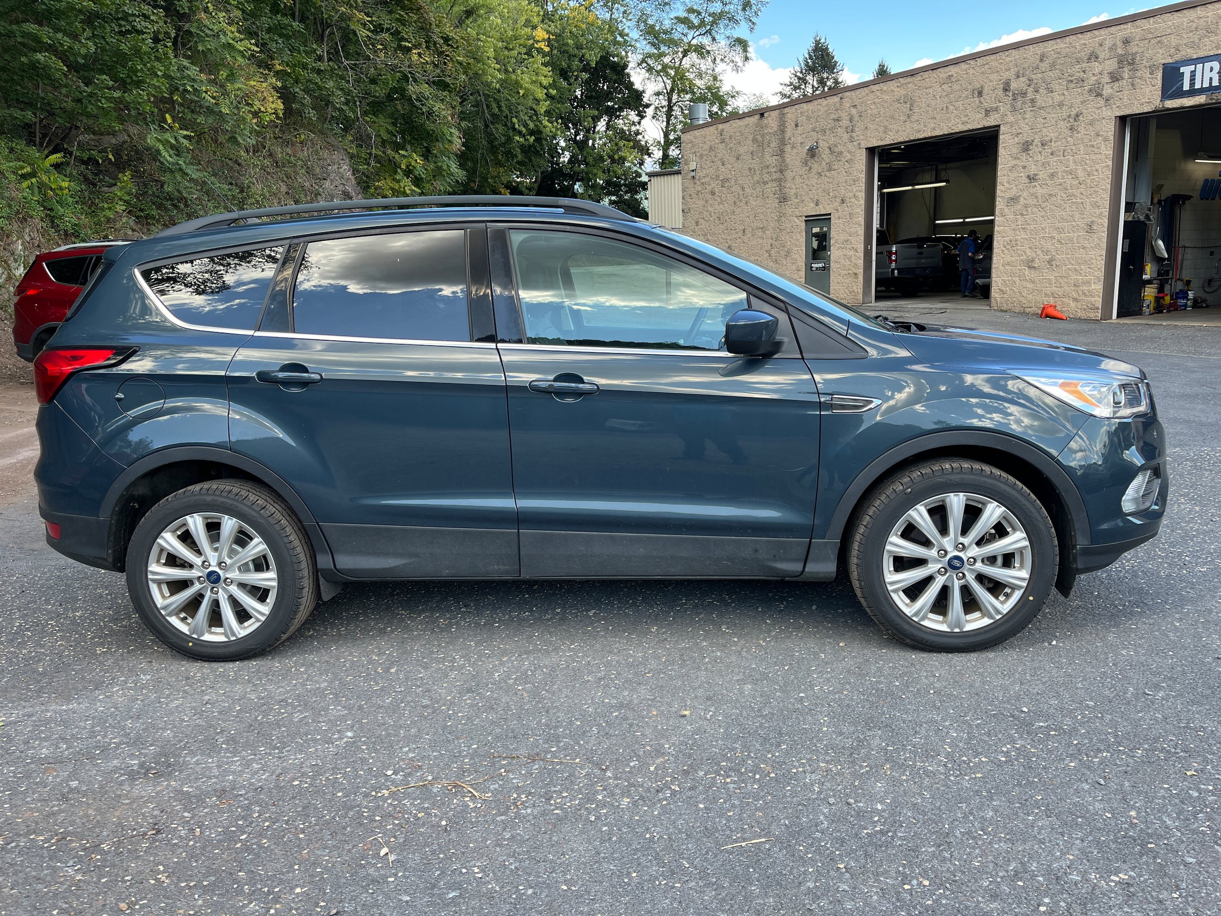Certified 2019 Ford Escape SEL AWD/4WD image 5