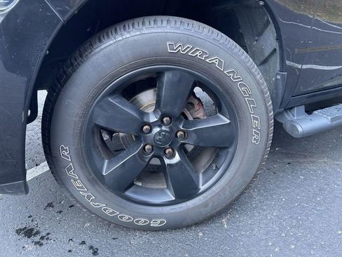 Used 2018 RAM 1500 Express w/ Wheel & Sound Group image 31