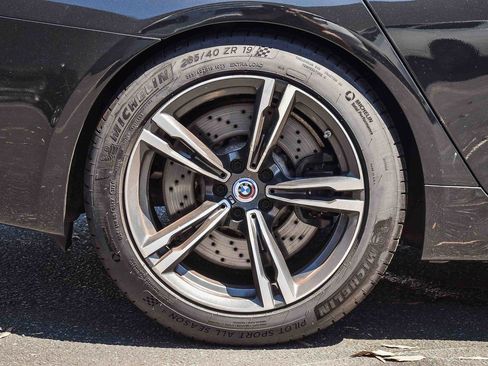 Used 2022 BMW M5 image 10