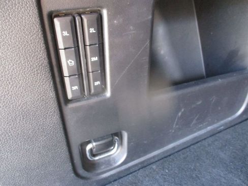 Used 2018 Ford Expedition XLT w/ Equipment Group 202A image 6