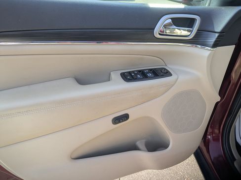 Used 2020 Jeep Grand Cherokee Limited w/ Trailer Tow Group IV image 18