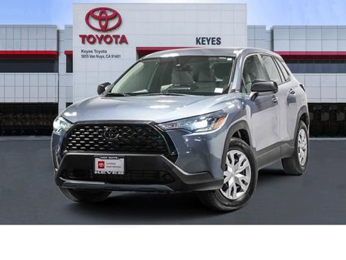 Certified 2022 Toyota Corolla Cross L image 1