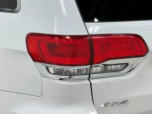 Used 2016 Jeep Grand Cherokee Limited image 34