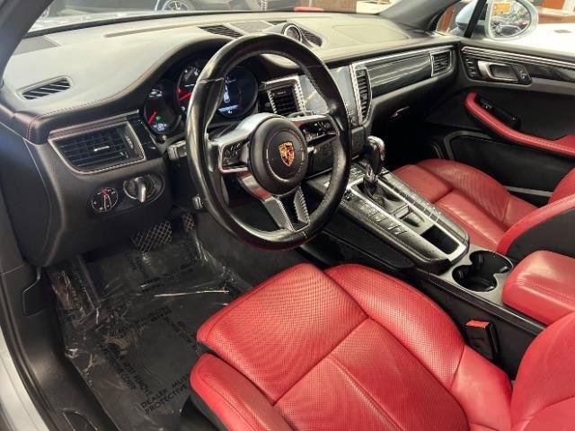 Used 2018 Porsche Macan AWD/4WD image 15