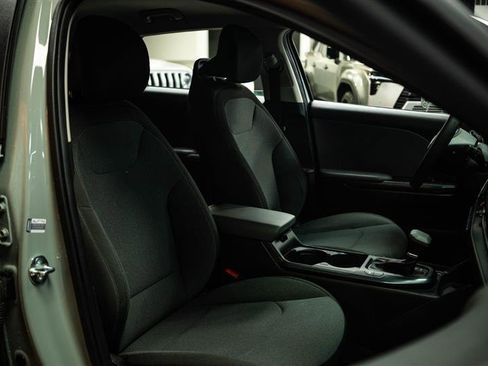 Used 2025 Kia K4 FWD image 13