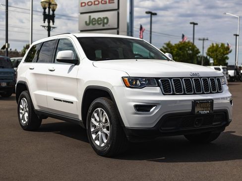 Used 2022 Jeep Grand Cherokee Laredo X image 7