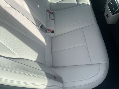 Used 2025 Genesis G70 2.5T image 39