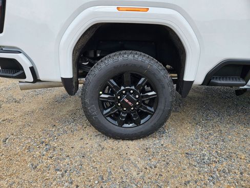 New 2026 GMC Sierra 2500 AT4 w/ AT4 Premium Plus Package AWD/4WD image 31