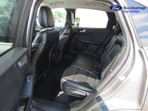 Certified 2025 Ford Escape Platinum AWD/4WD image 23
