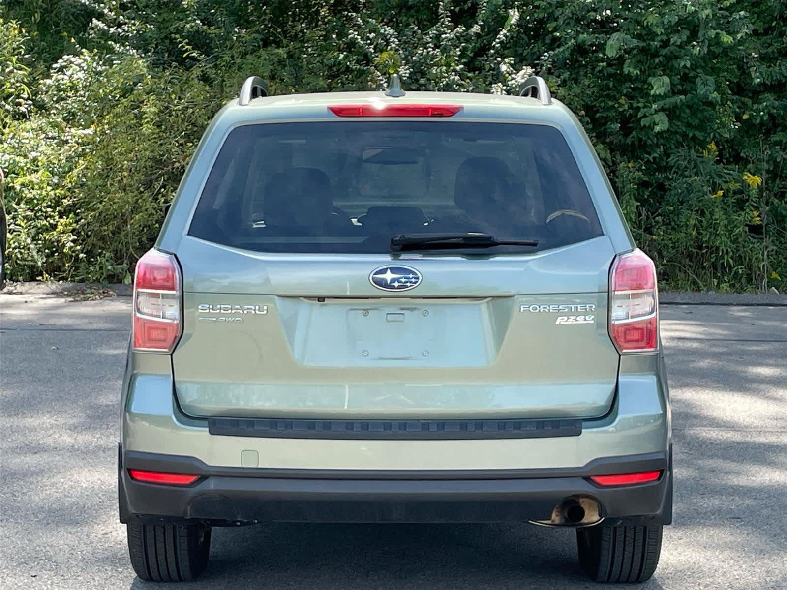 Used 2016 Subaru Forester 2.5i Premium AWD/4WD image 4