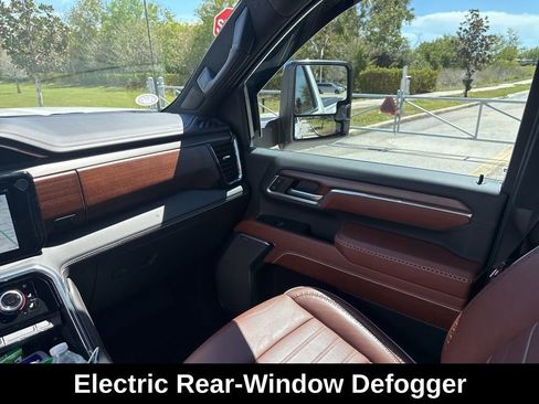 Used 2024 GMC Sierra 3500 Denali Ultimate image 9