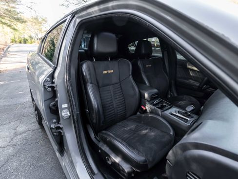 Used 2017 Dodge Charger R/T image 24