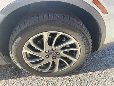 Used 2021 Lincoln Corsair FWD w/ Equipment Group 101A image 7