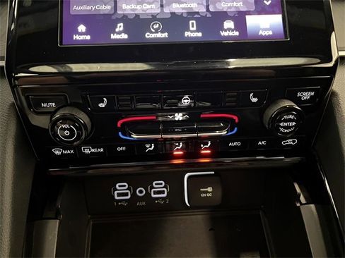 Used 2023 Jeep Grand Cherokee L Laredo image 29