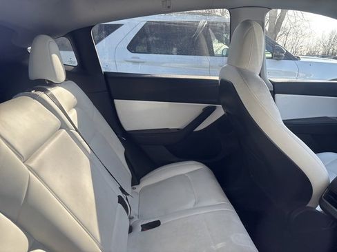 Used 2020 Tesla Model Y Long Range image 7