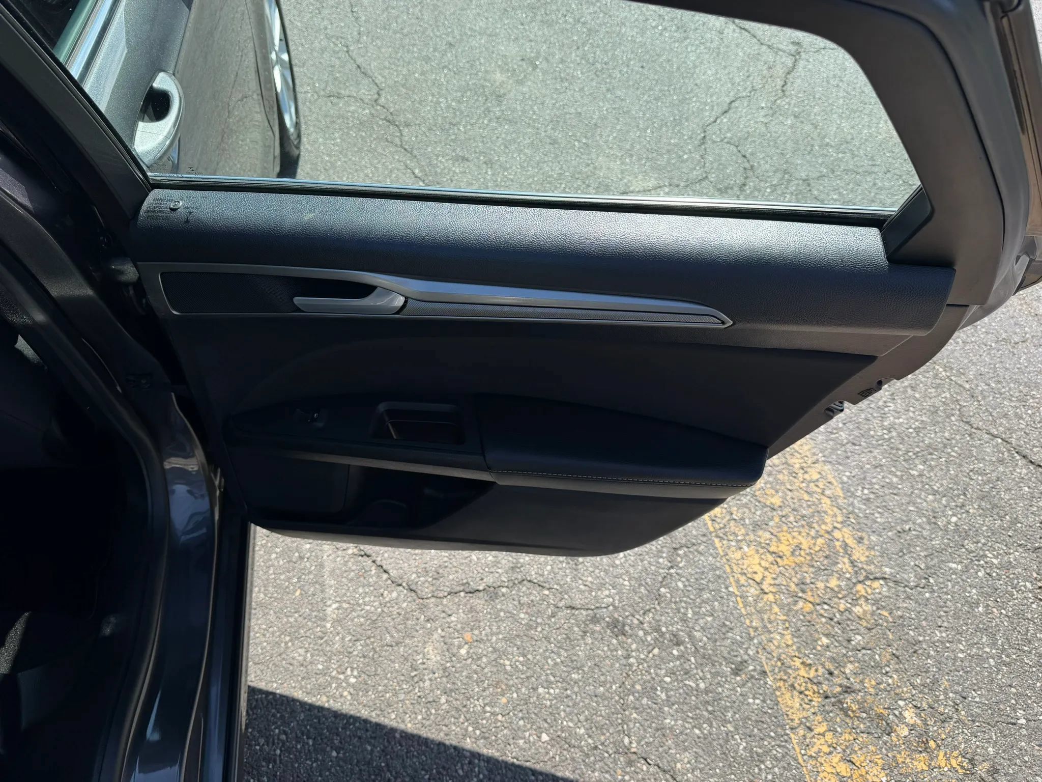 Used 2019 Ford Fusion SE FWD image 34