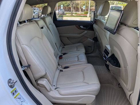 Used 2017 Audi Q7 3.0T Prestige image 23