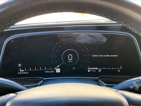 Used 2022 Cadillac Escalade Luxury image 10