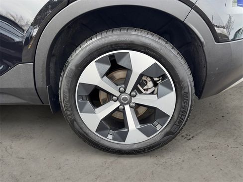 Certified 2025 Volvo XC40 B5 Core image 7