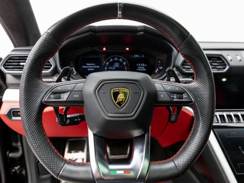 Used 2022 Lamborghini Urus image 14