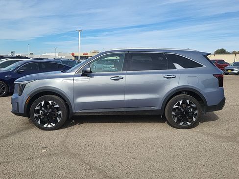 Used 2025 Kia Sorento EX w/ Panoramic Sunroof Package image 2