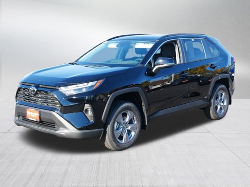 Certified 2025 Toyota RAV4 XLE w/ Convenience Package image 3