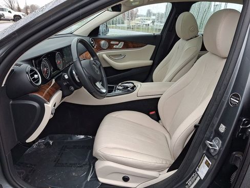 Used 2017 Mercedes-Benz E 300 4MATIC image 13