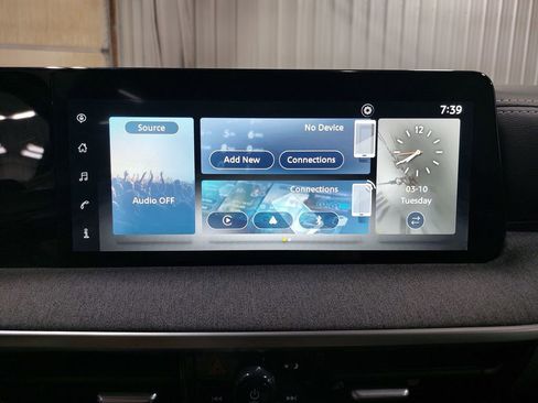 Used 2025 Nissan Kicks SV image 22