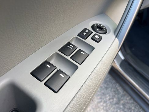 Used 2015 Kia Sorento LX image 11