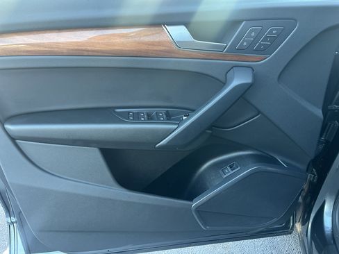 Used 2023 Audi Q5 2.0T Premium image 12