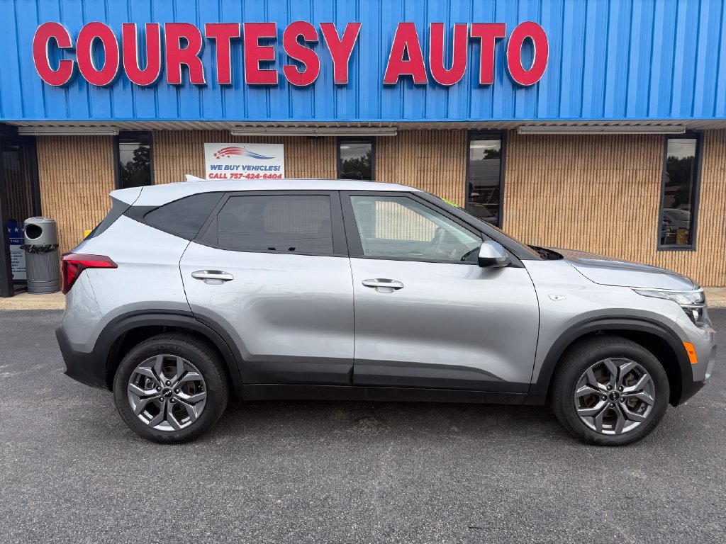 Used 2024 Kia Seltos LX AWD/4WD image 8