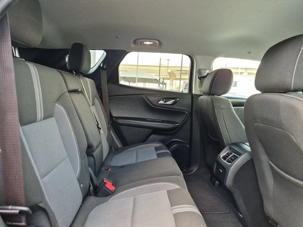 Used 2025 Chevrolet Blazer LT AWD/4WD image 27